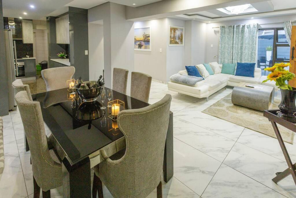Cozier Glitz Holiday home Cape Town